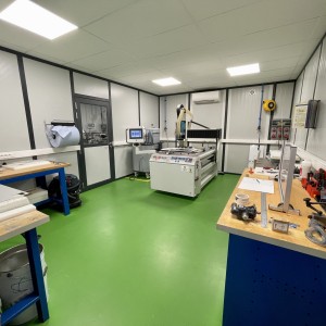 Nous disposons de nos propres outils de dessin CAD et de machines de production de pièces en petite série, que ce soit par tournage/fraisage ou par impression 3D.